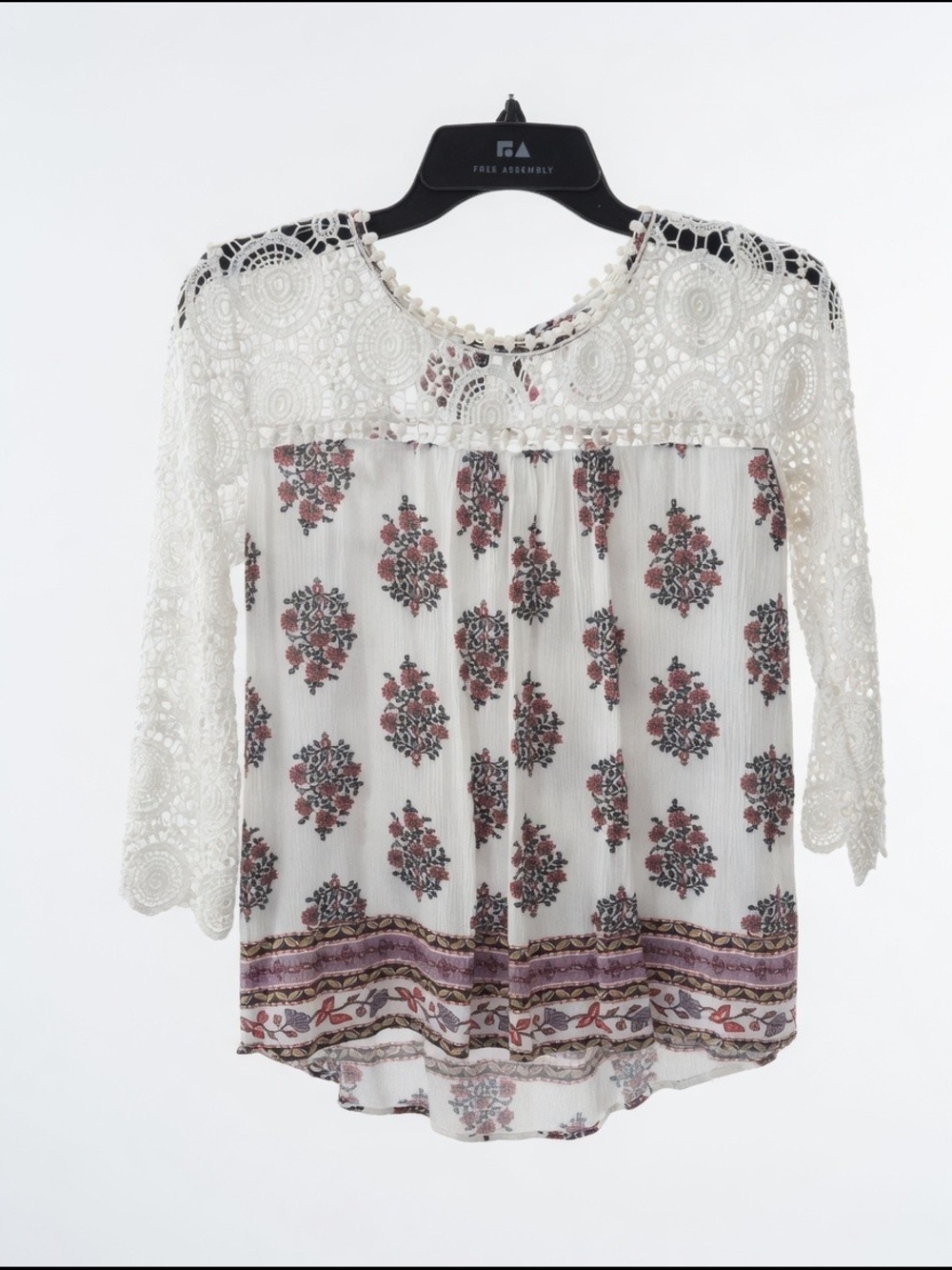 Xhilaration White Crochet Yoke Floral Peasant Blouse